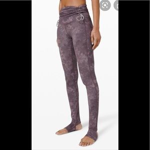 Lululemon hug your core SHR Tight 28”